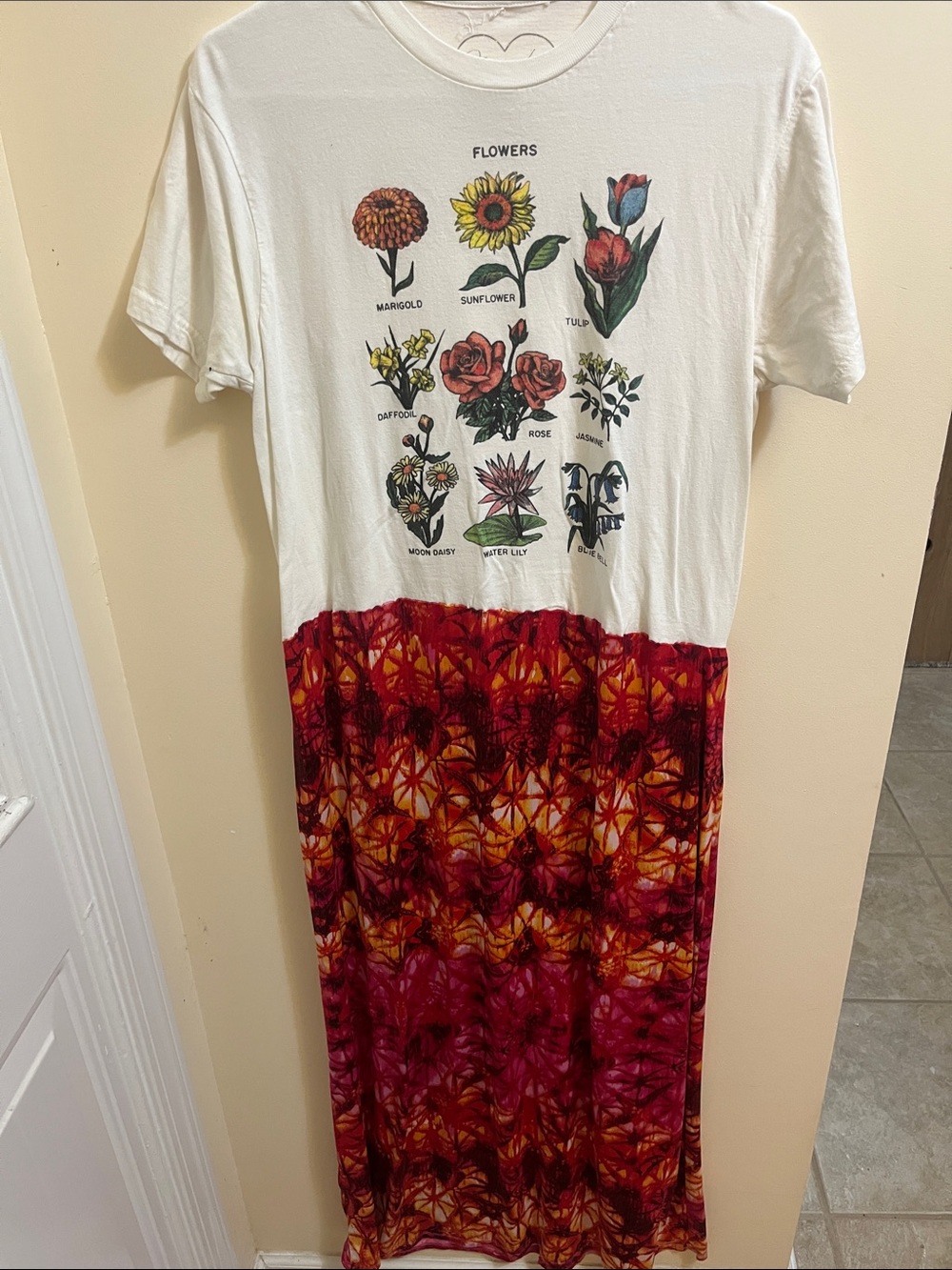 Botanical Graphic Tee Dress with Floral Prints - White & Red